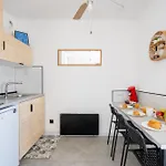 Et Soleil Parking Prive Piscine A 5 Min דירה